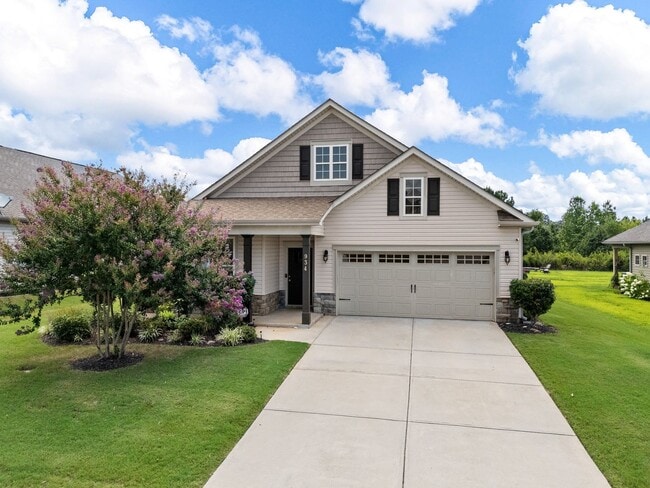 Building Photo - Beautiful 4 BR, 2 BA Home, 2 Car Garage wi...