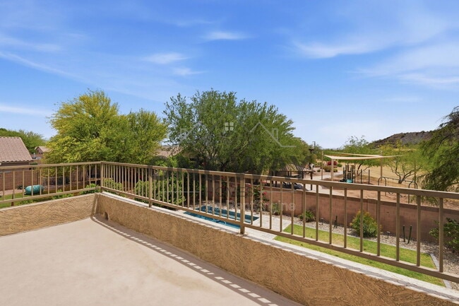 Building Photo - 8953 E Hillview St