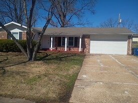 Building Photo - 2013 Cleopatra Dr