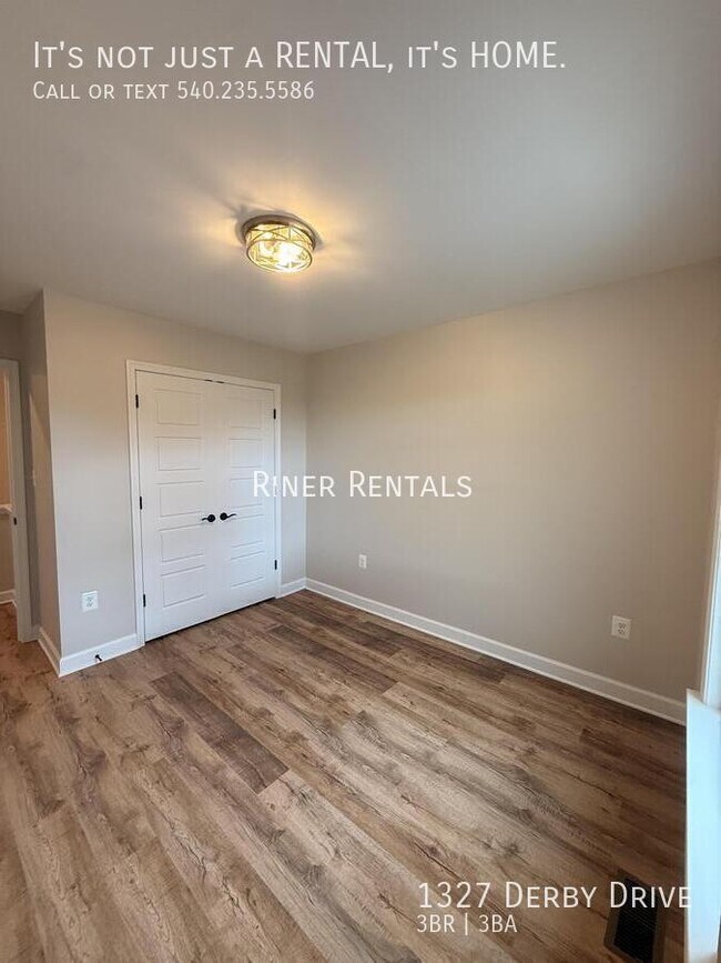 Building Photo - 1327 Derby Dr