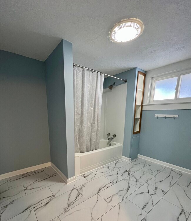 Building Photo - 1116 Murray Ave