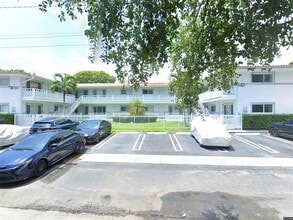 Building Photo - 11630-11640 N Bayshore Dr