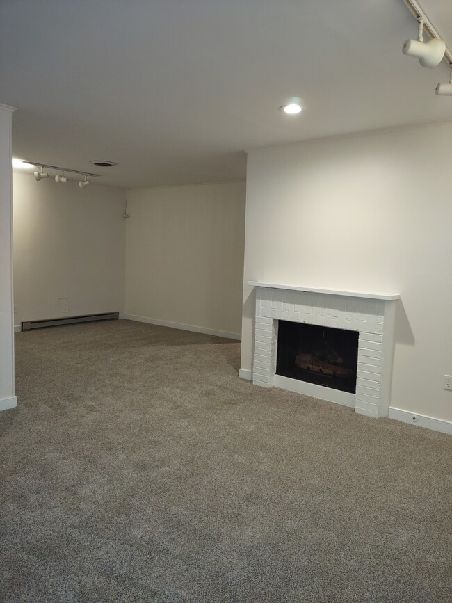 Building Photo - 9313 Groundhog Dr