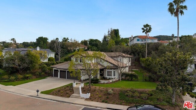 Building Photo - 18500 St Moritz Dr