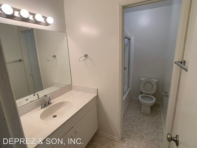 Building Photo - 4 br, 2.5 bath House - 741 HACIENDA DR.
