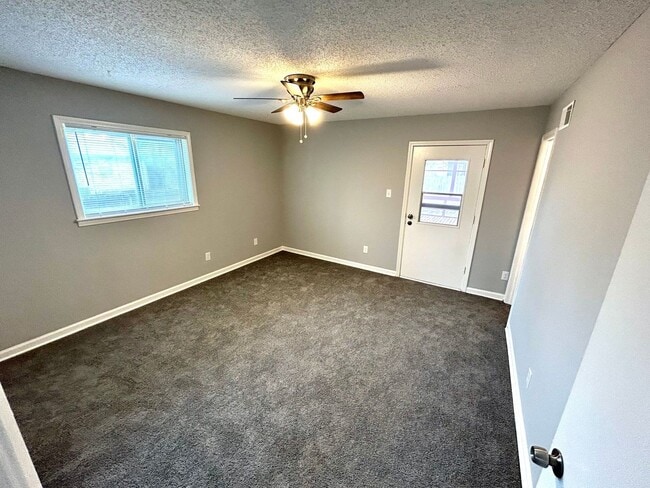 Building Photo - 5315 Yale Rd