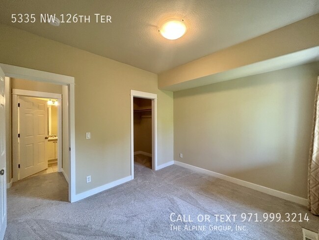 Building Photo - 5335 NW 126th Terrace