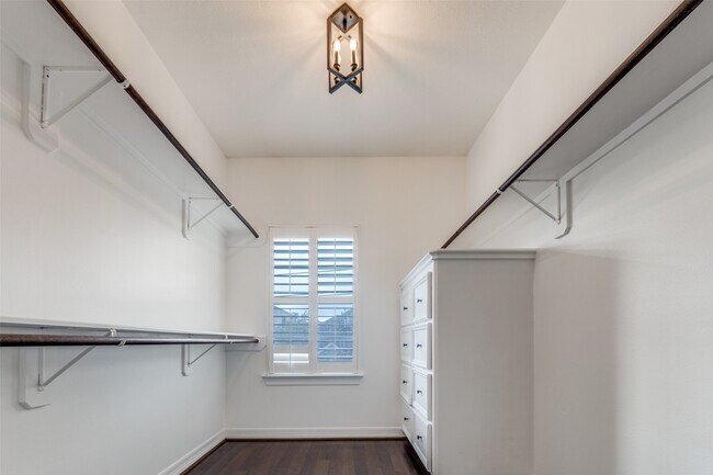 Building Photo - 5208 Blossom St