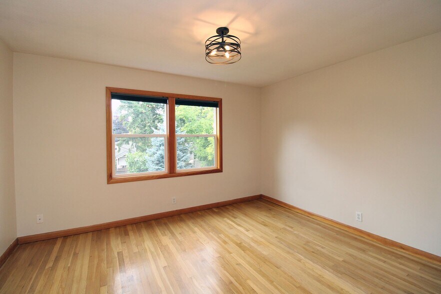 Building Photo - 9823 SW 55th Ave