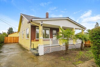 Building Photo - Modern Comfort Meets Burien Charm – Remode...