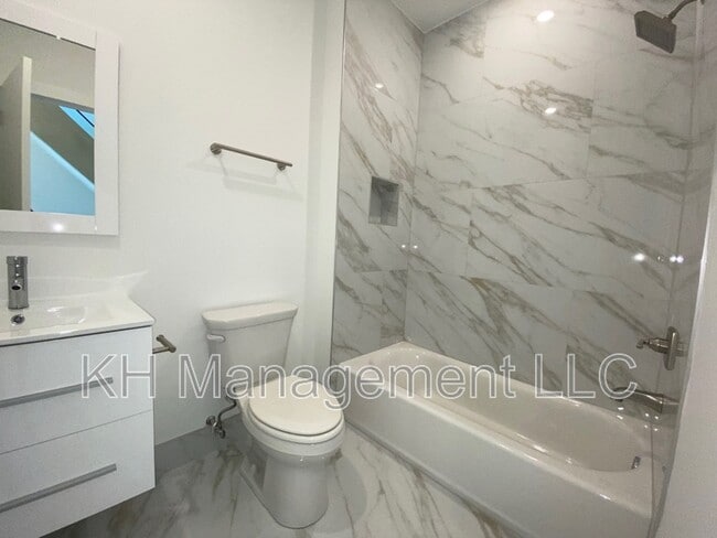 Building Photo - 976 N 45th St