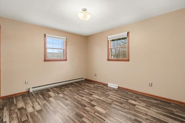 Building Photo - 303 Shed Rd