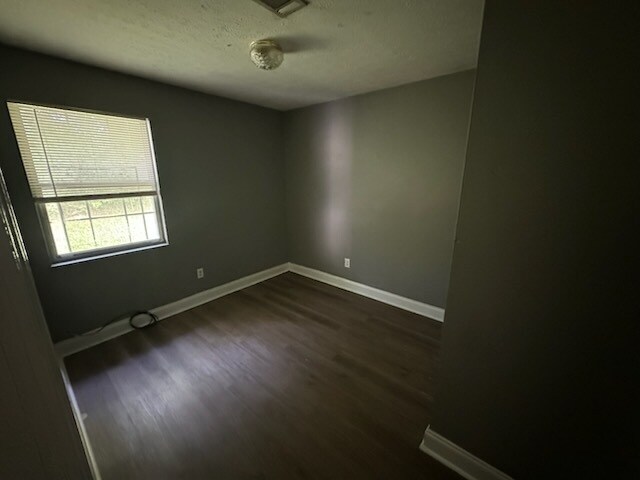 Building Photo - 2621 Vonoa Dr