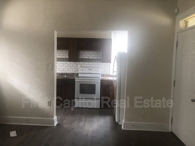 Building Photo - 115 S West St