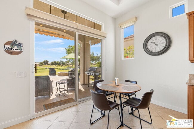 Building Photo - 88 Vía Las Flores