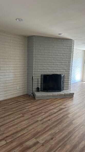 Building Photo - 2808 S Mill Ave