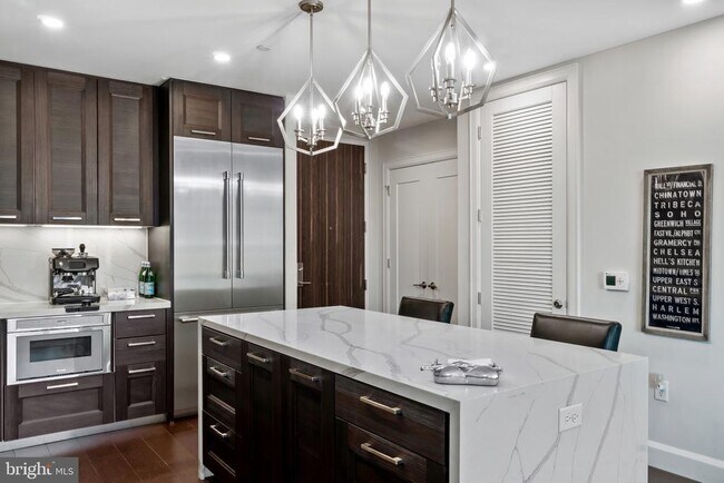 Building Photo - 1330 Lancaster St