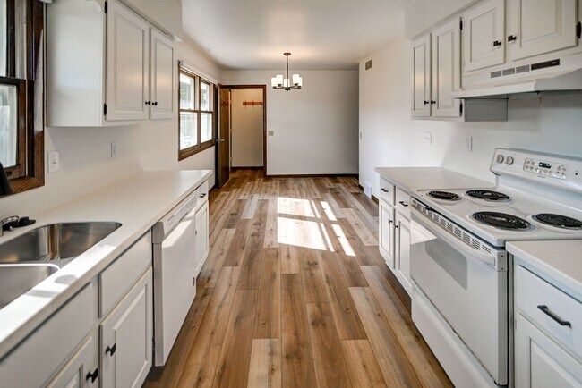 Building Photo - Katzfey-6715-6717 Century Ave