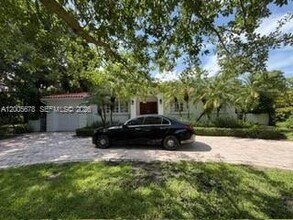 Building Photo - 1237 Aduana Ave