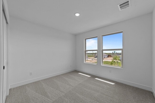 Building Photo - 722 Sunflower Trl