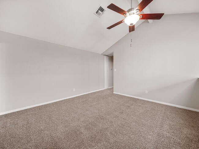 Building Photo - 2056 Augusta Dr