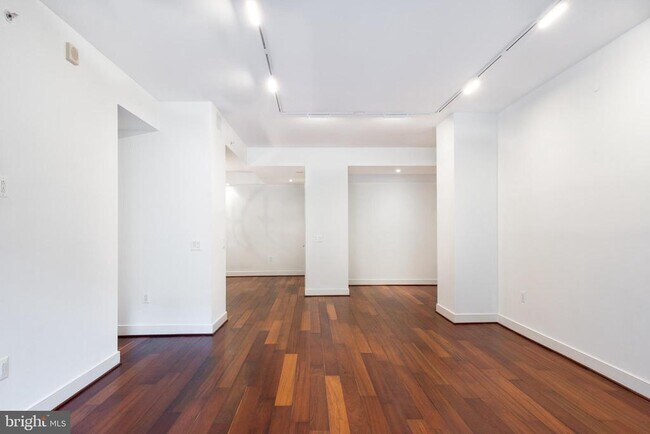 Building Photo - 2425 L St NW