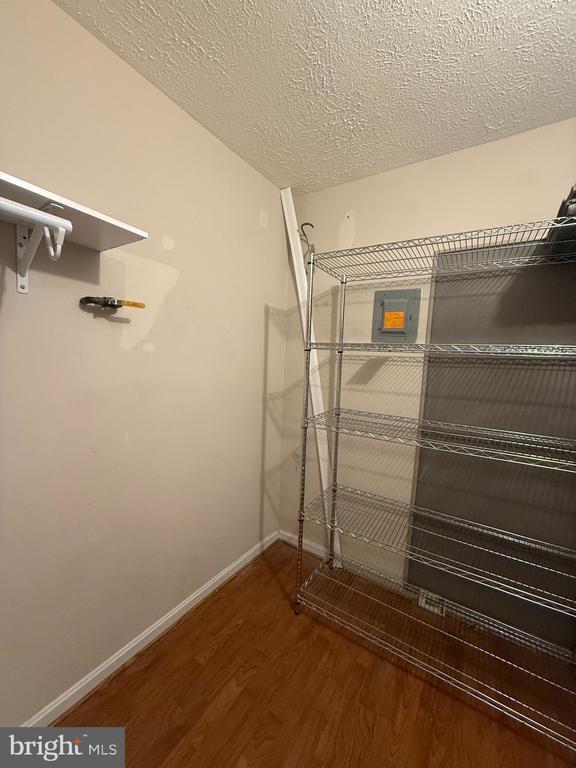 Building Photo - 10002 Oakton Terrace Rd