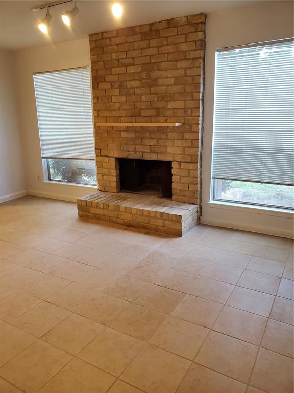 Building Photo - 8532 Maplecrest Dr