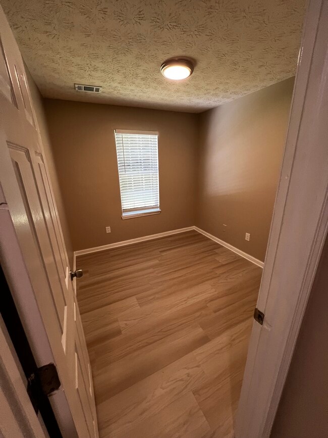 Building Photo - 2381 Rimmele Dr NW