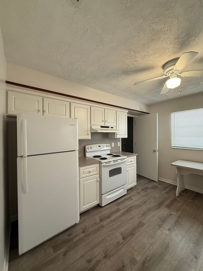 Building Photo - Melbourne Beach 2 Bedrooms 1 bath