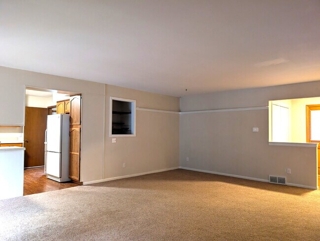Building Photo - Nice 3 Bedroom Ranch in Appleton
