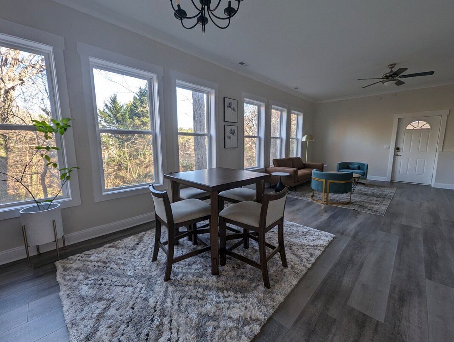 Building Photo - 901 Sunny Meadows Ln