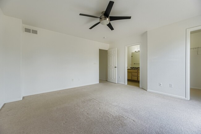 Building Photo - 9905 Aftonwood St