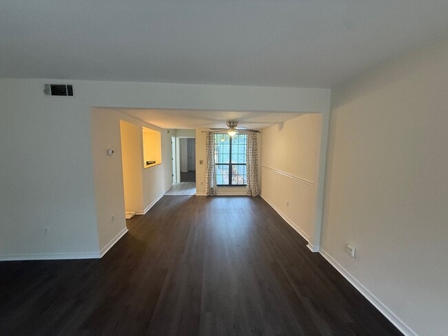 Building Photo - 3 Bedroom Backing up to San Felasco Hammock