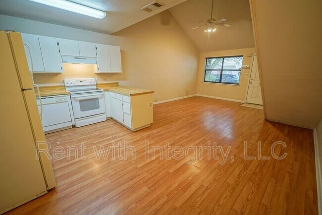 Building Photo - 2100 Continental Ave