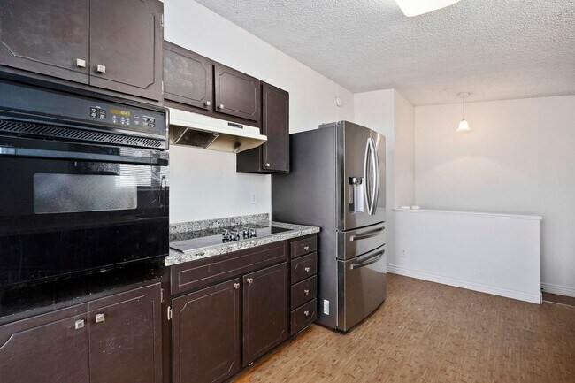 Building Photo - 1642 Bel-Air Cir