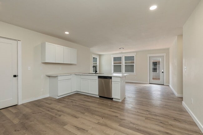 Building Photo - BRAND NEW 3 Bedroom | 2 Bathroom | 2 Car Garage HOME -- 1400 sqft, PETS WELCOME!