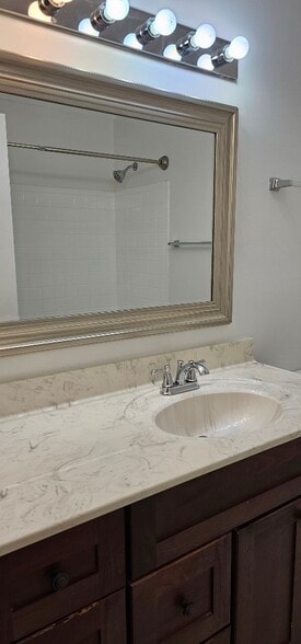 Full bath - 2701 Patrick Rd