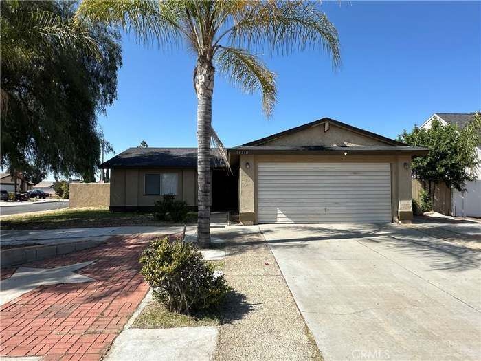 Building Photo - 14310 Agave St