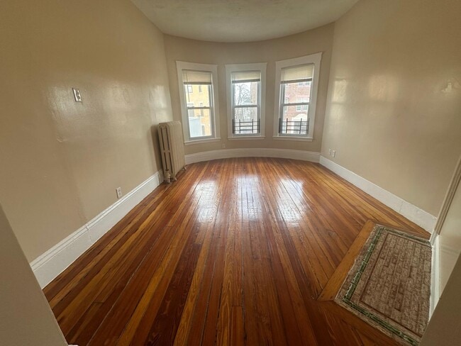 Building Photo - 94 Harrishof St