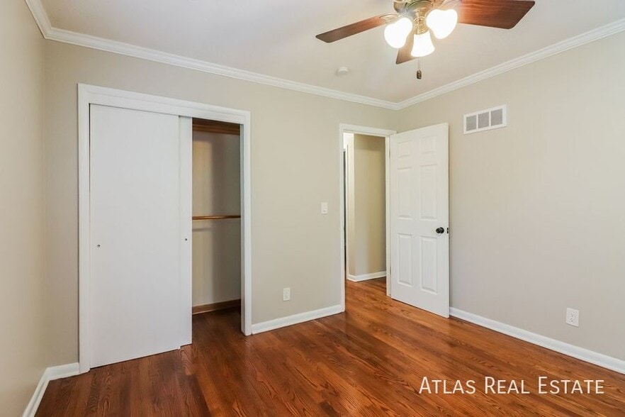 Building Photo - 602 NE Darwin St