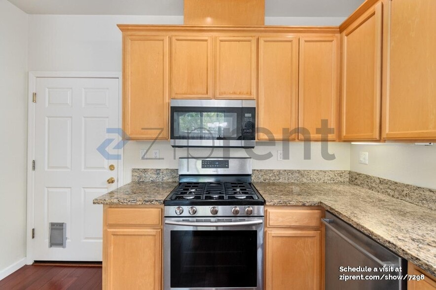 Building Photo - 1021 Nobel Dr