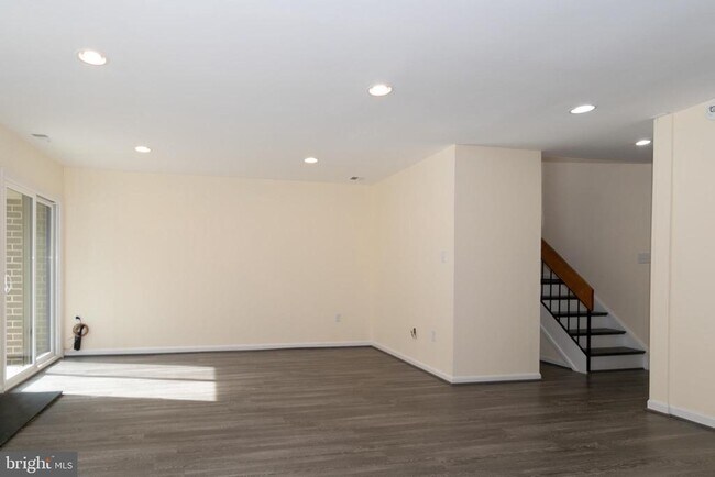 Building Photo - 2015 Approach Ln