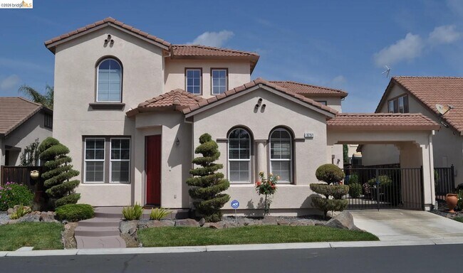 Building Photo - 3251 Lookout Point Loop