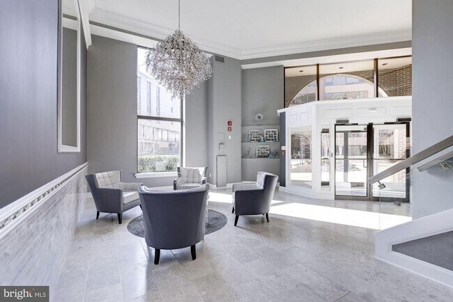 Primary Photo - 2111 Wisconsin Ave NW