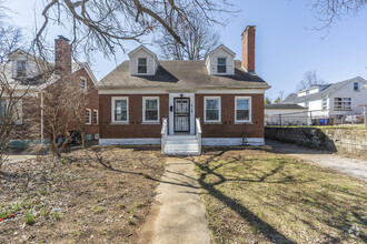 Building Photo - 418 Morrison Ave