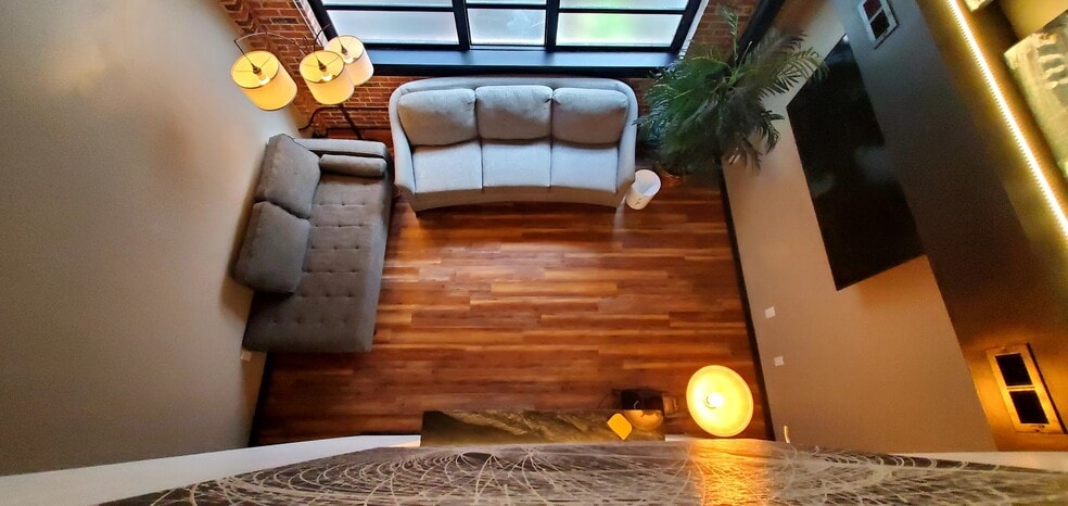 Loft Apt Design - 311 N 2nd St