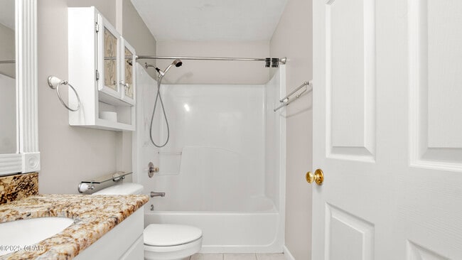 Building Photo - 5625 S Lagoon Dr