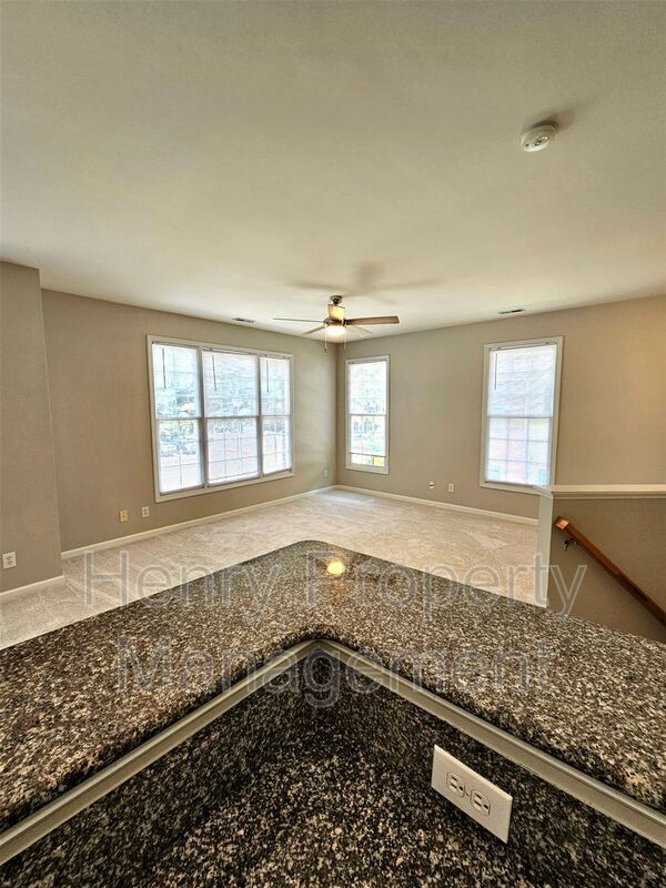 Building Photo - 3321 Kudrow Ln