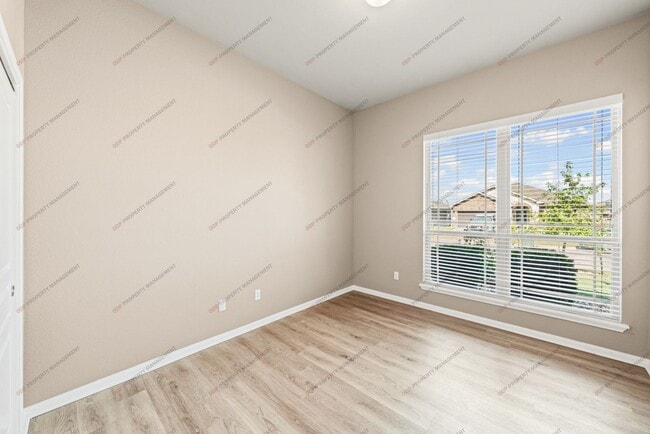 Building Photo - 513 Wedgwood Dr